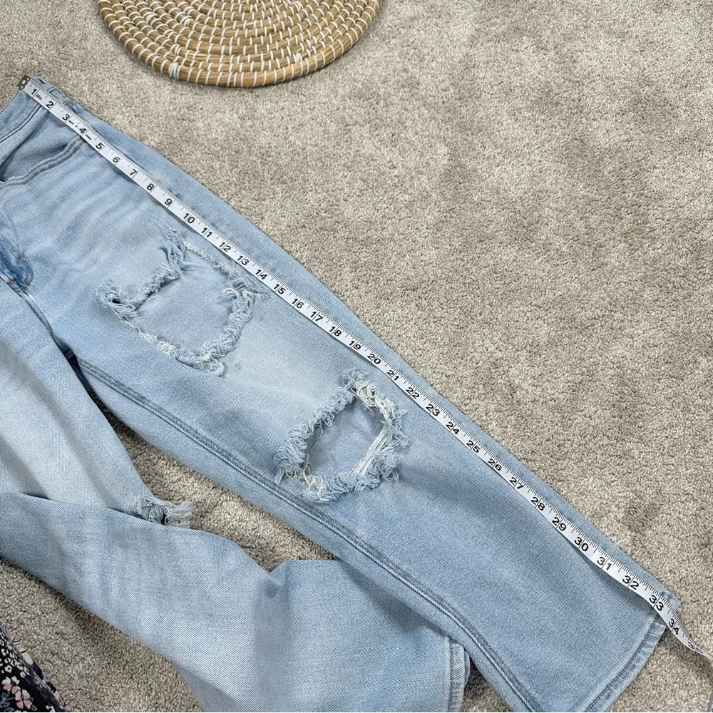 American Eagle Stretch Mom Straight Jeans Distressed Ripped Blue Size 6 Short - Picture 11 of 15